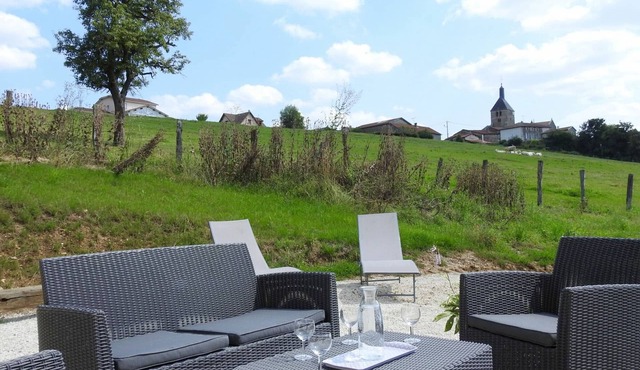 Charming Renovated Farmhouse with 2 Bedrooms, Terrace, and Electric Bikes, Near Lac du Der