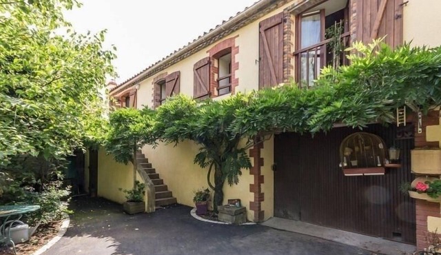 Charming Renovated Farmhouse with Pond, Near Nantes - WiFi, Baby Equipment Included