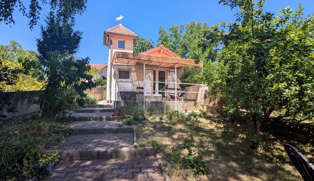 Charming renovated cottage by the Loire for a couple's getaway