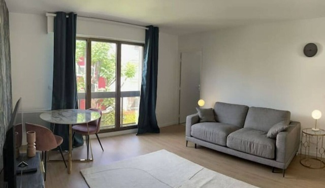 Charming renovated T1 Neuilly-sur-Seine : Mobility lease