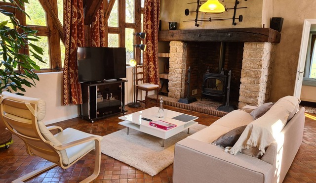 Charming renovated country house, 2 bedrooms, near Orleans