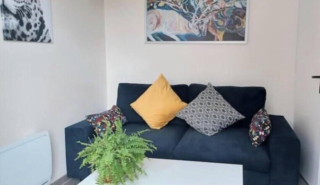 Charming renovated T1 with private terrace 15 km from Bayonne