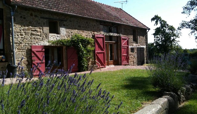 Charming renovated farmhouse with Internet and pets allowed