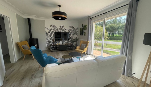 Charming Renovated Home with Private Pond, Terrace, and Modern Amenities Near Beach