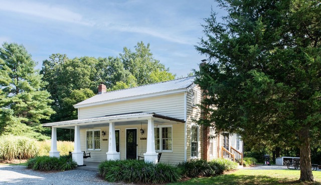Charming Renovated 1930’s Soapstone Quarry Bungalow