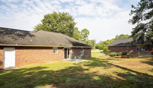 Charming renovated 3-bedroom home in Dalzell with WiFi and fully furnished