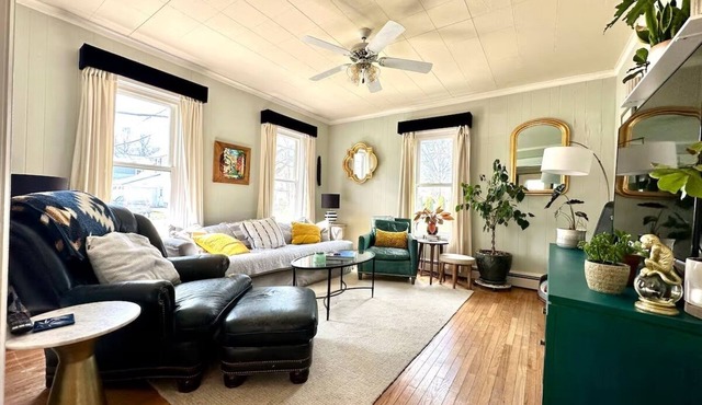 Charming renovated farmhouse in Naples NY