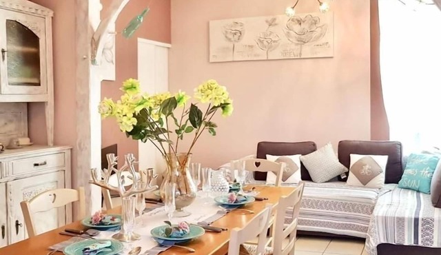 Charming Renovated Farmhouse: Terrace, BBQ, Near Private Lake, WiFi, Baby Equip.