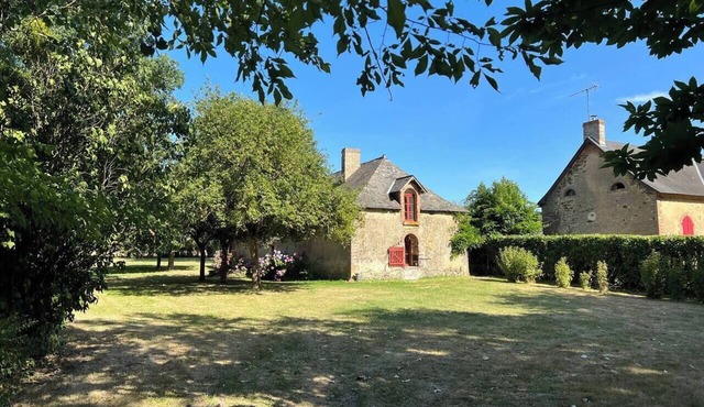 Charming renovated farmhouse in Mayenne
