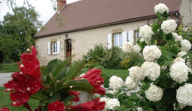 Charming renovated farmhouse, linens included