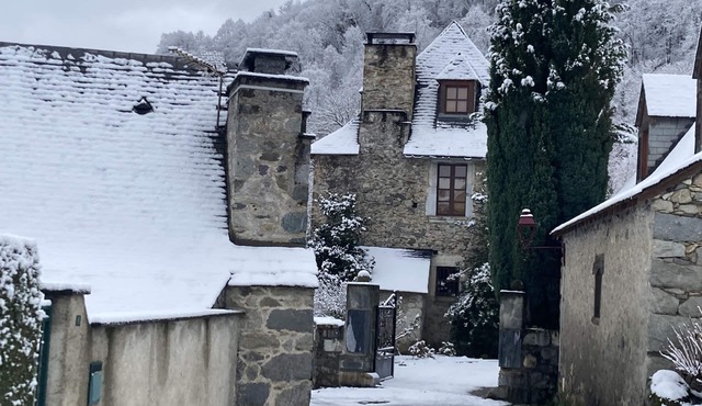 Charming renovated barn, heart of the village