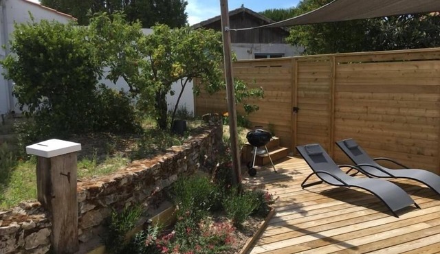 Charming Renovated Home Near Beach with Private Parking and Terrace