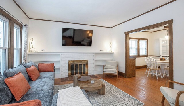 Charming Renovated Home in Lakewood