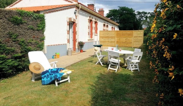 Charming Renovated House with Garden, Terrace, Barbecue - 15 Min from the Beaches