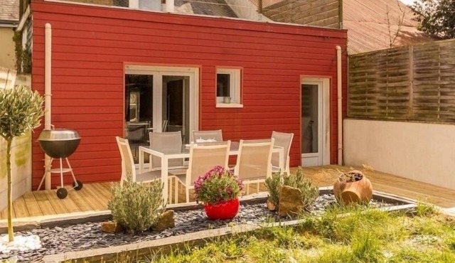 Charming Renovated House Near Nantes Canal, Fireplace, Terrace, WiFi, Garden