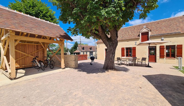 "Charming Renovated Longhouse: 4★ Gîte, Close to Golf, Trails & Historic Sites"