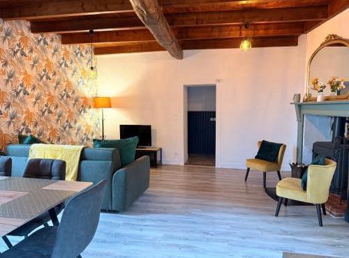 Charming renovated stone cottage in historic village