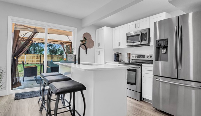 Charming, Renovated 3-bedroom house with AC and WiFi in Palm Harbor