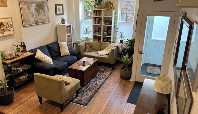 Charming Renovated Rowhome Ready for You!