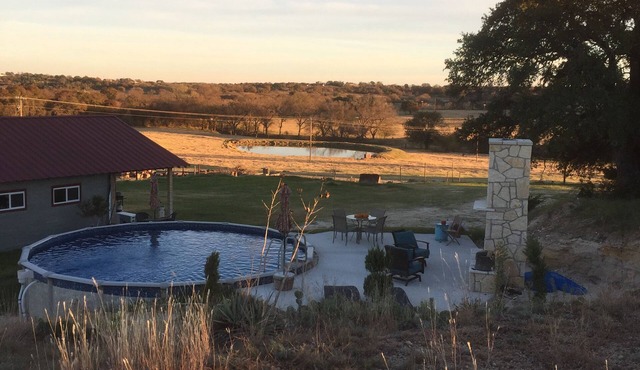 CHARMING renovated barn with swimming pool & hot tub!