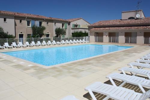 Charming rental with shared-pool in the Alpilles.