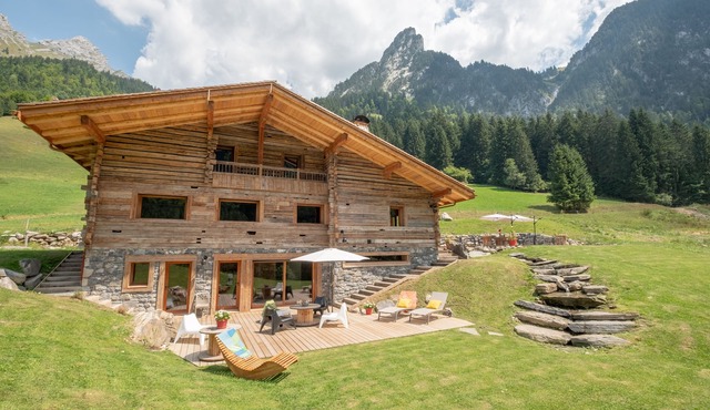 Charming rental with swimming pool and sauna