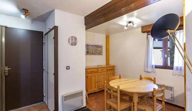 Charming residence, quiet, restful, close to resorts, hiking, wifi.