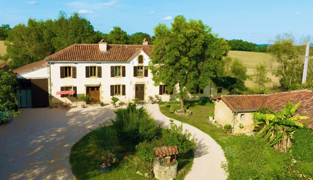 Charming residence "Au Coeur de la Gascogne". Gîte sleeps 7.