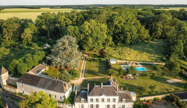 Charming residence, Burgundy, La Trémellerie, 15/20 people, heated swimming pool