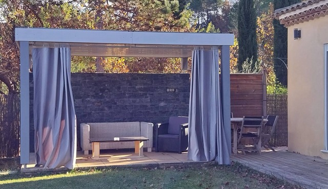 Charming residence in the heart of green Provence