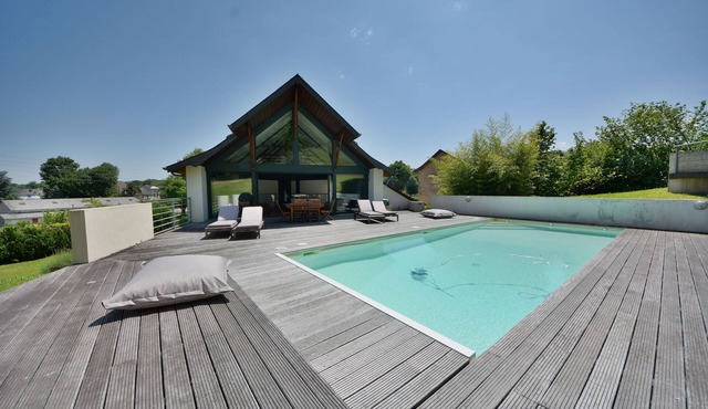 Charming residence with swimming pool and large garden, Buzy