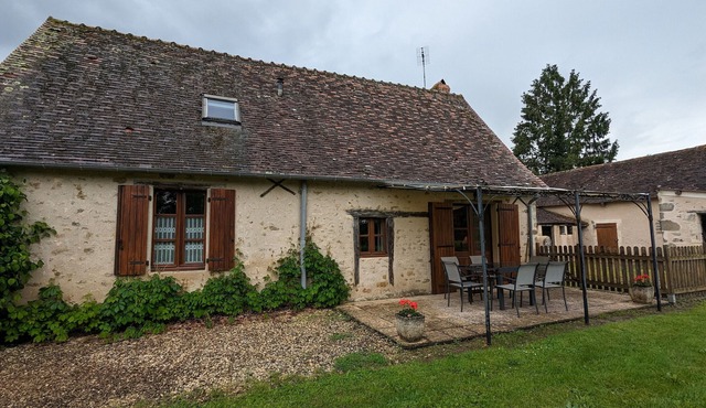 Charming Restored House in Berry with Private Fishing Pond and Woodland Serenity