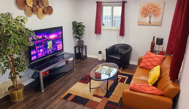 Charming Retreat, 30 min to Det & AA, Bonfire Pit