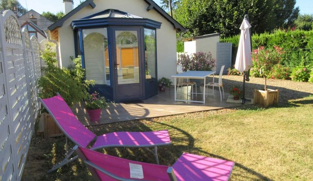 Charming retreat in Touraine with private garden, perfect for couples, near castles