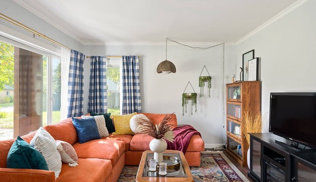 Charming Retreat in Beaverdale: Tranquil and Pet-Friendly!