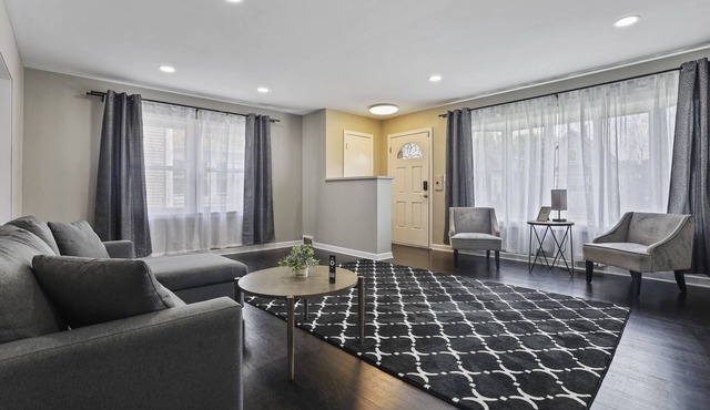 Charming Retreat in the Heart of Des Plaines by RedAwning