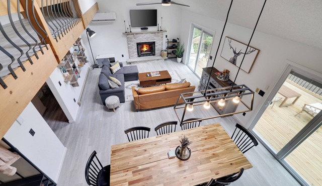 Charming Retreat in the Hideout with a hot tub