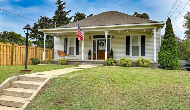 Charming Retreat just 3 miles from the University Of Alabama