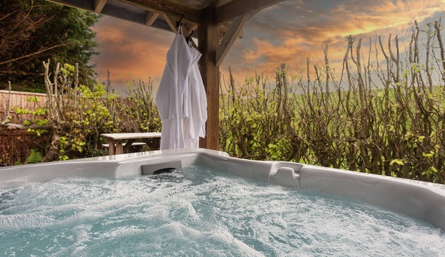 Charming Retreat Near Lake District with BBQ Hut