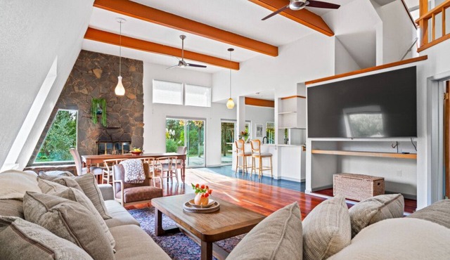 Charming Retreat near Healdsburg – 3 BD + Den, Outdoor Dining