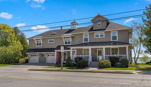 Charming Retreat in Downtown Baileys Harbor Across from Door County Brewery