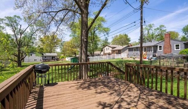 Charming Retreat in Overland Park: Your Perfect Short-Term Getaway in Kansas