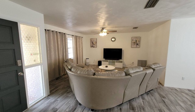 Charming Retreat - Your Perfect Getaway!