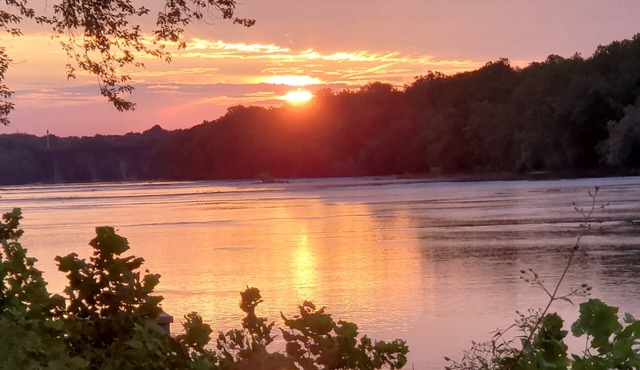 Charming River House and Cottage in Shepherdstown