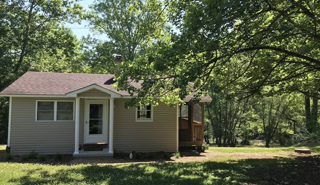 Charming Riverside Cottage on 5 Acres- Perfect for Couples & Nature Lovers