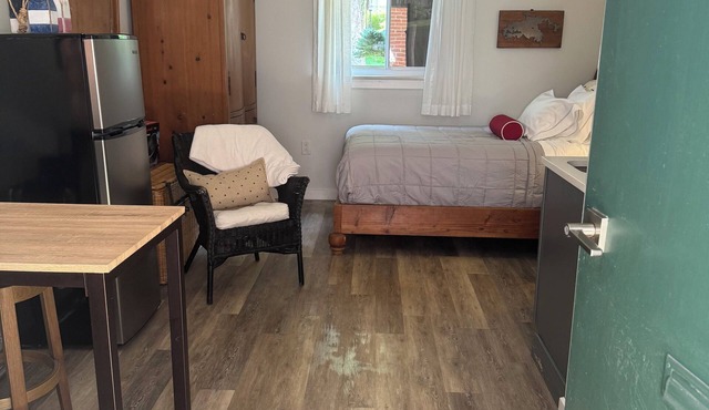 Charming Riverside Studio in Pittsburgh