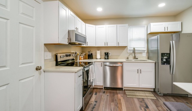 Charming Roanoke Vacation Home - 1 Mi to Downtown!