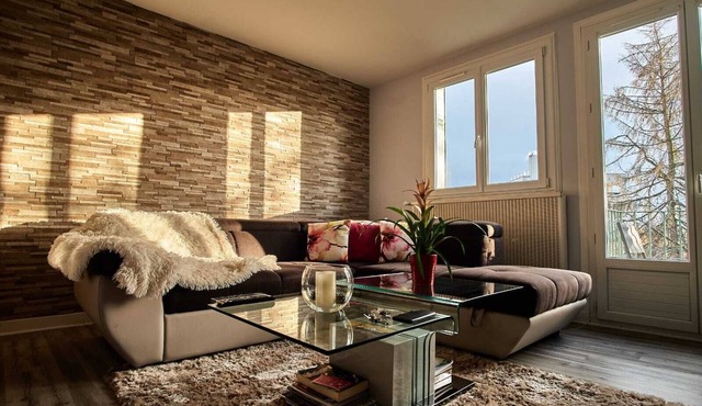 Charming room in a Nevers apartment