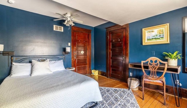 Charming Room in Historic BnB with Parking - Rm 7