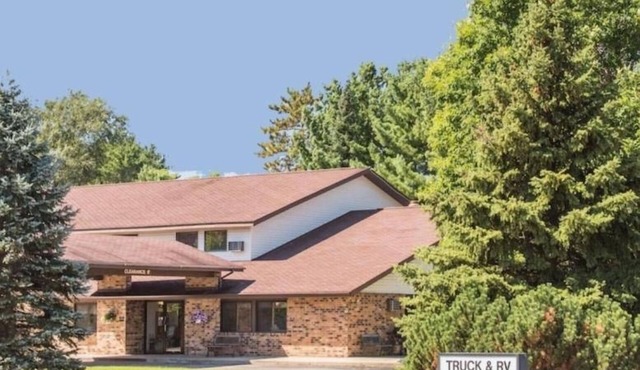 Charming Room Near Hiking Trails and Nordic + Free Parking